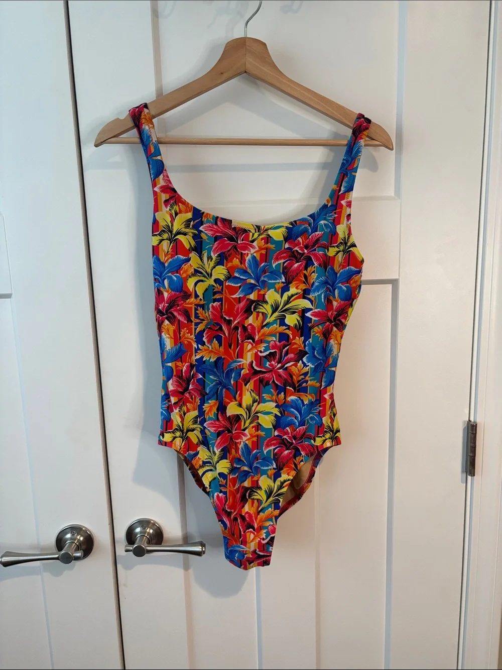 J CREW size 8 Colorful Floral One-Piece Swimsuit 🩱 swim beach 🏖️ bathing suit - Picture 2 of 6